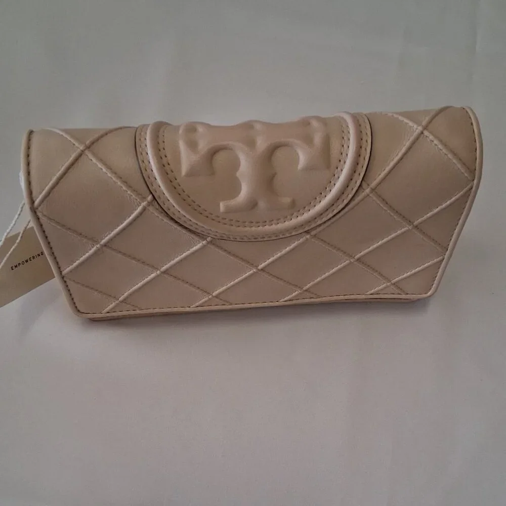 Tory Burch Fleming Soft Chain Wallet – Cream – Style 138853-122 – NWT